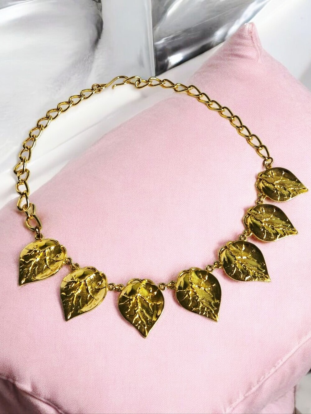 Vintage Gold Leaf-Link Necklace - Gold Tone